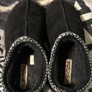 Soda Black Fleece-Lined Slippers